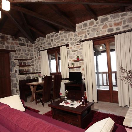 Apartament Efharis Filoxenon Feneos Zewnętrze zdjęcie