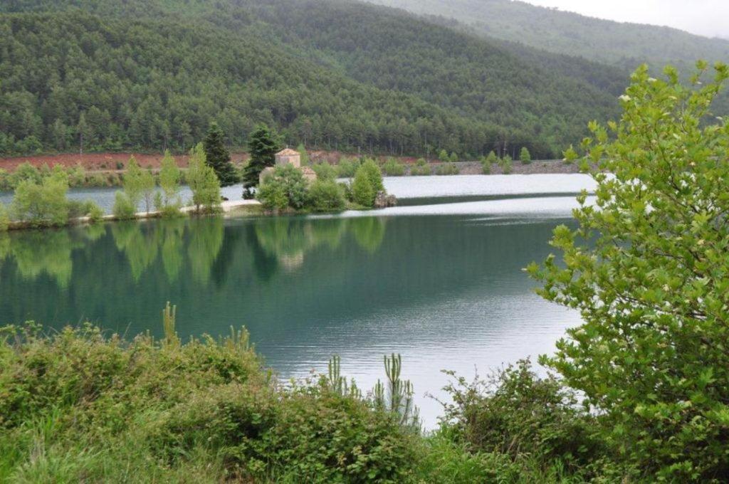 Apartament Efharis Filoxenon Feneos Zewnętrze zdjęcie